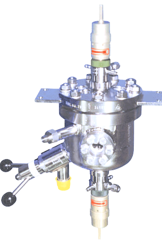 Sonderanfertigung auch von exotischen Druckreaktor-Anordnungen Kaskaden für Labor und Technikum